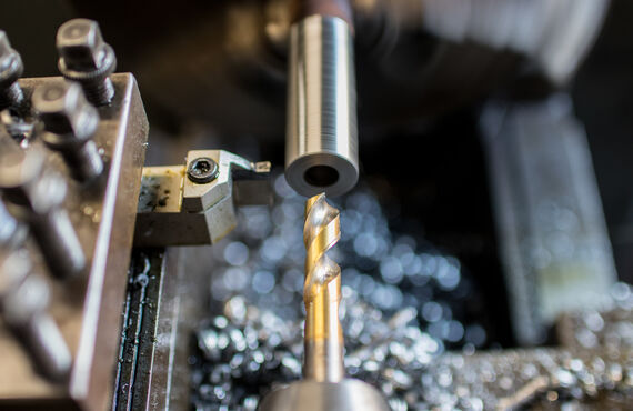 洗剤で工場の汚れ落としを効率的にできますのでぜひお試しください